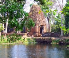 Koh Ker Temple ruins in the heart of Cambodia | Big Five Tours